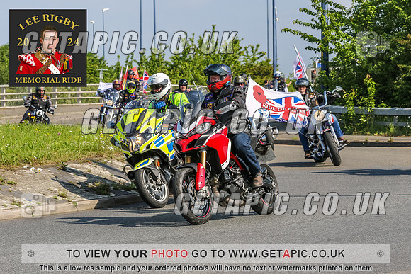 MWA2405-571-C_LOGO_ON_PHOTO