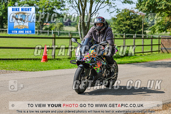 PR2506-00021_LOGO_ON_PHOTO