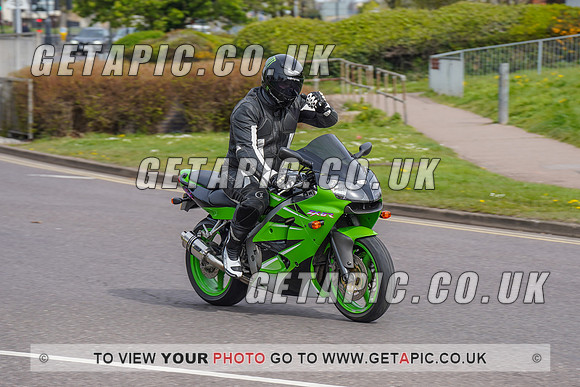 RS2204_4655