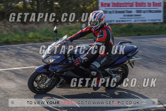 RS2203_4560