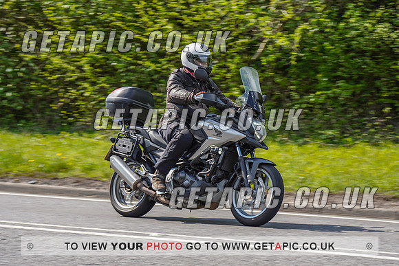 RS2204_12552