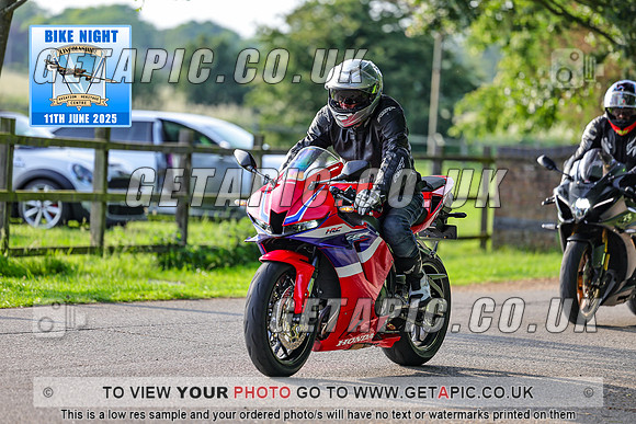 PR2506-07109_LOGO_ON_PHOTO