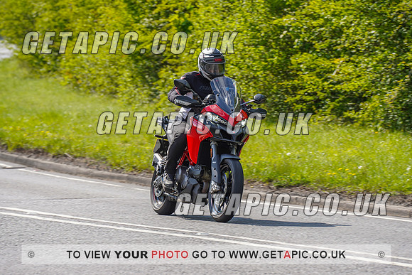 RS2204_12559