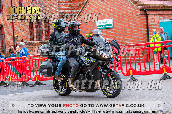 TW2508-0326_LOGO_ON_PHOTO