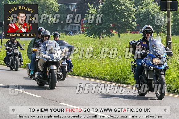 MWA2405-981-C_LOGO_ON_PHOTO