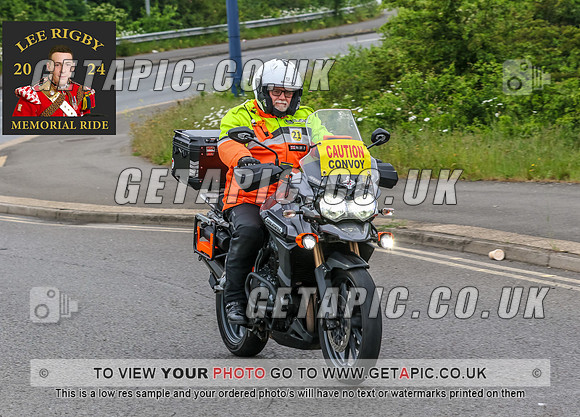 MWA2405-13_LOGO_ON_PHOTO