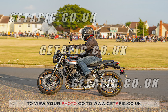 RS2207_9033
