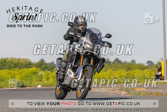 GP2405-0012-C_LOGO_ON_PHOTO
