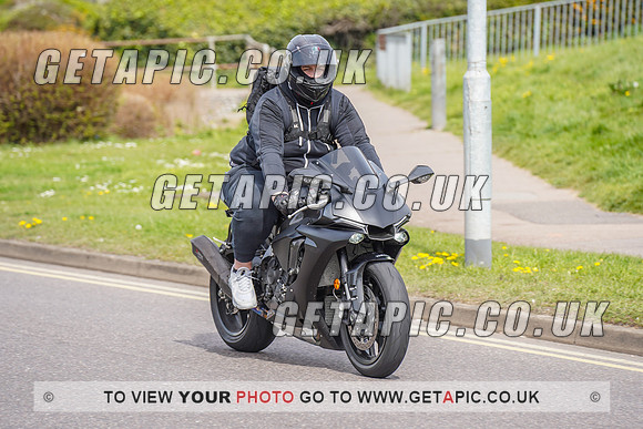 RS2204_6881