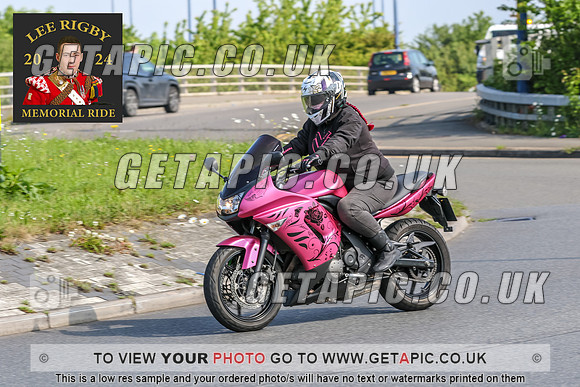 MWA2405-558_LOGO_ON_PHOTO