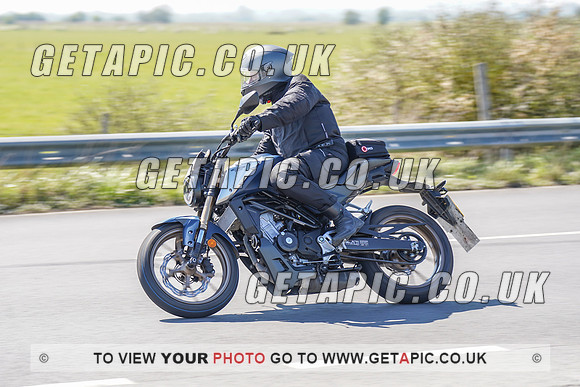 RS2204_2555