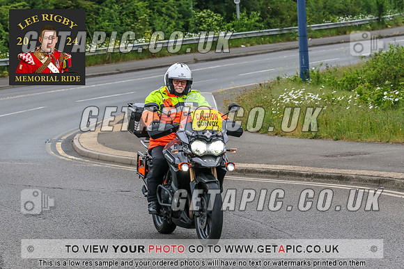 MWA2405-12_LOGO_ON_PHOTO