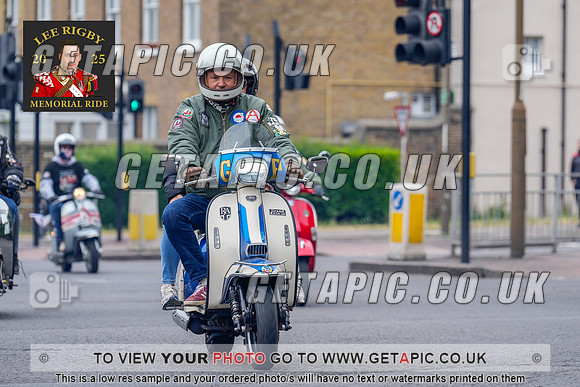 MW2505-20936_LOGO_ON_PHOTO