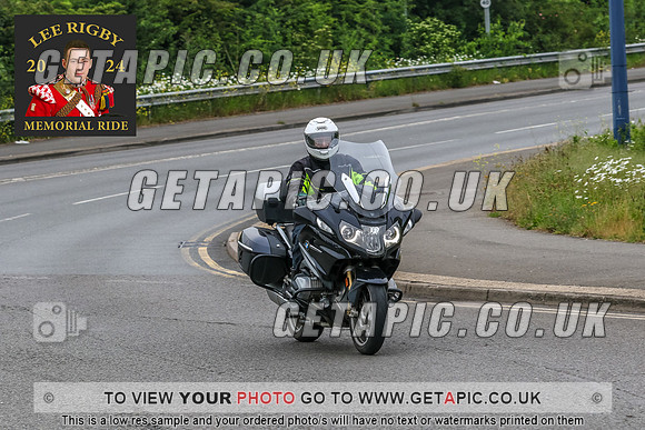 MWA2405-9_LOGO_ON_PHOTO