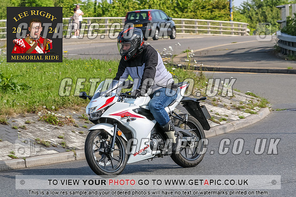 MWA2405-557-C_LOGO_ON_PHOTO
