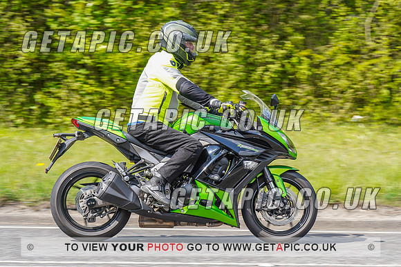 RS2204_12028