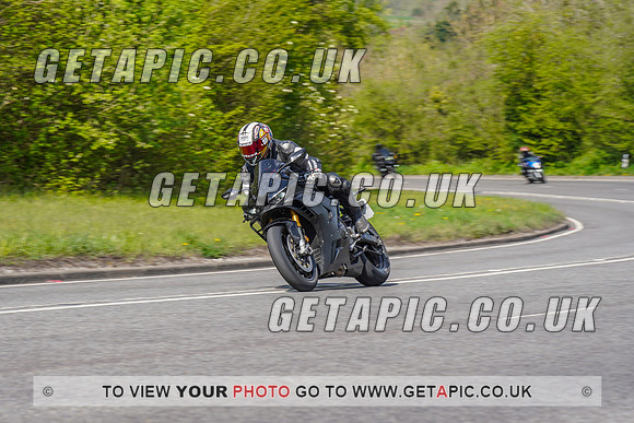 RS2204_12528