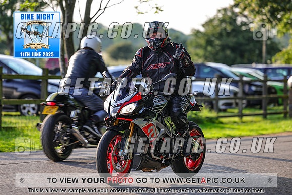PR2506-08835_LOGO_ON_PHOTO