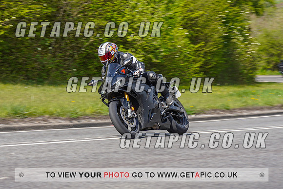 RS2204_12529