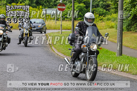 PR2407-015_LOGO_ON_PHOTO