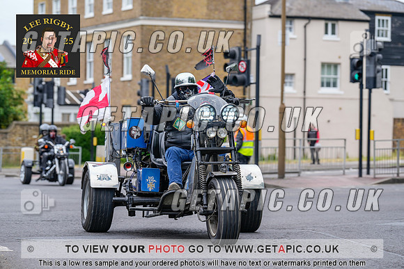 MW2505-20901_LOGO_ON_PHOTO