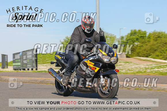 GP2405-0021-C_LOGO_ON_PHOTO