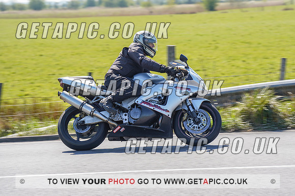RS2204_2545