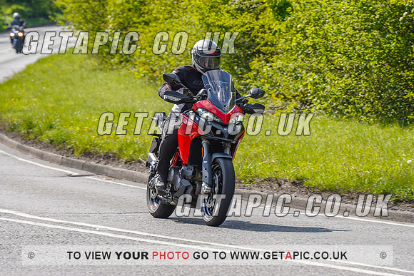RS2204_12558