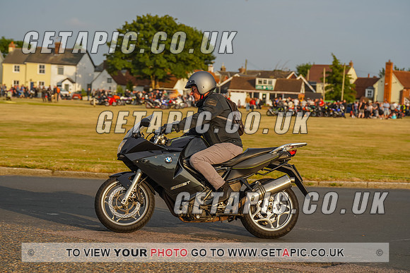 RS2207_9064