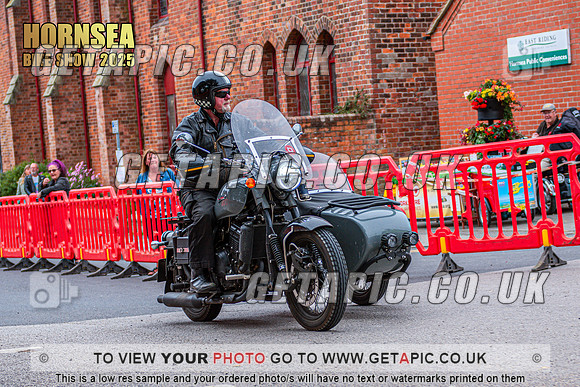 TW2508-0330_LOGO_ON_PHOTO