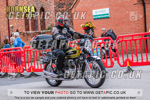 TW2508-0323_LOGO_ON_PHOTO