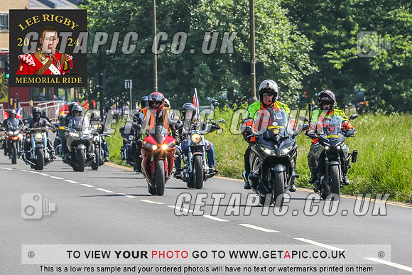 MWA2405-973-C_LOGO_ON_PHOTO