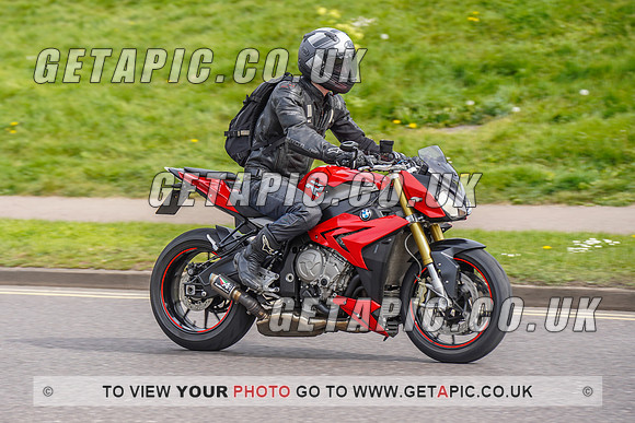 RS2204_4657