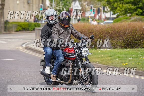 RS2204_6857