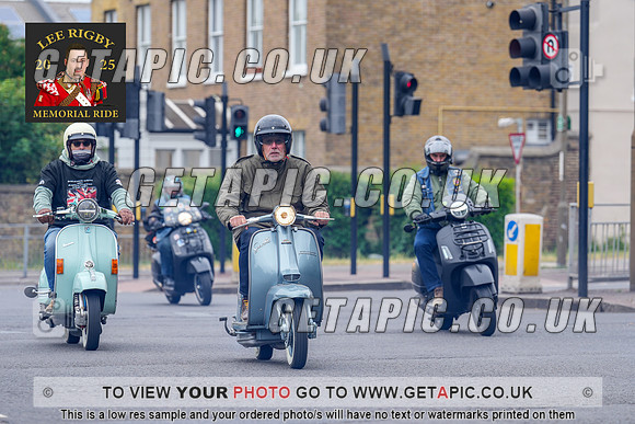 MW2505-20929_LOGO_ON_PHOTO