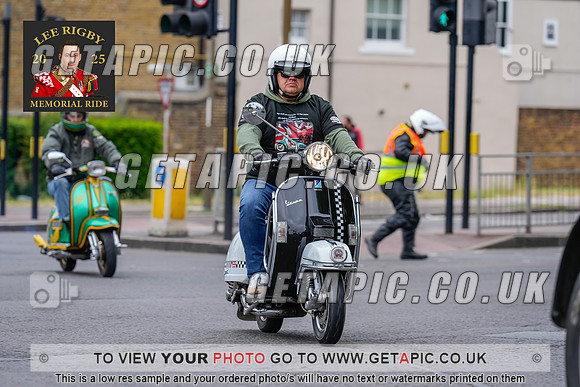 MW2505-20912_LOGO_ON_PHOTO