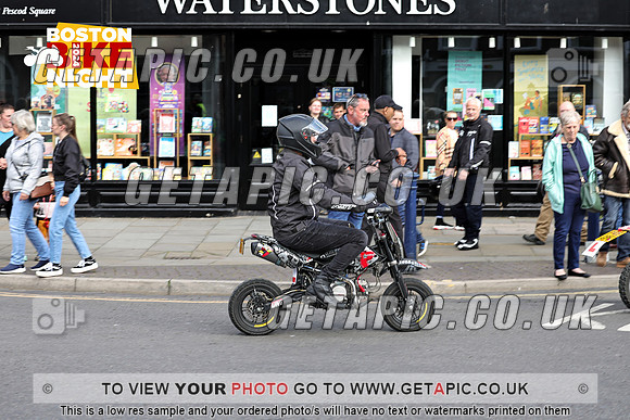 PR2407-13137_LOGO_ON_PHOTO