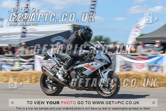 GP2508-5559_LOGO_ON_PHOTO