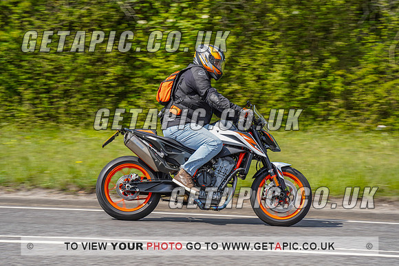 RS2204_12039