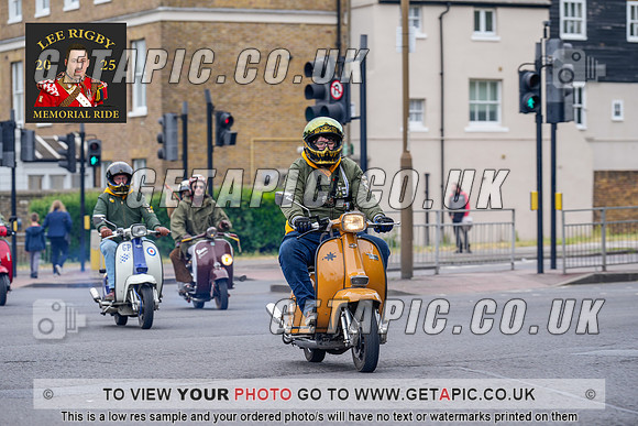 MW2505-20919_LOGO_ON_PHOTO