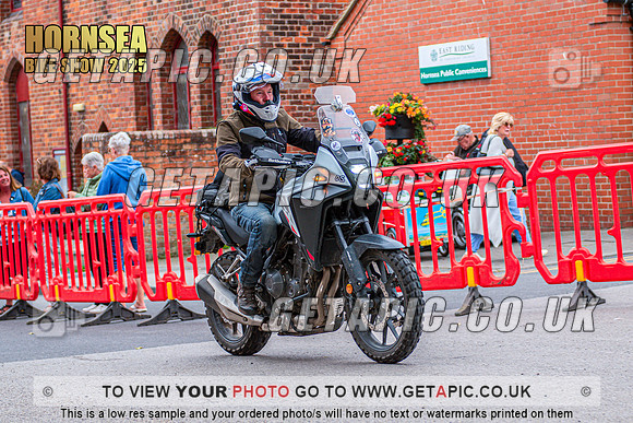 TW2508-0316_LOGO_ON_PHOTO