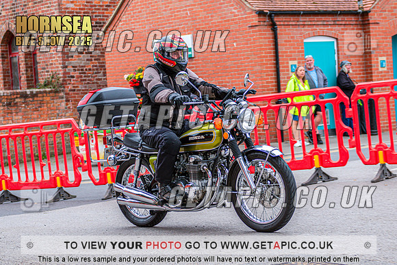 TW2508-0324_LOGO_ON_PHOTO