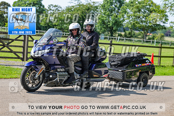 PR2506-00033_LOGO_ON_PHOTO