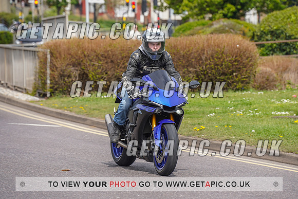 RS2204_6870