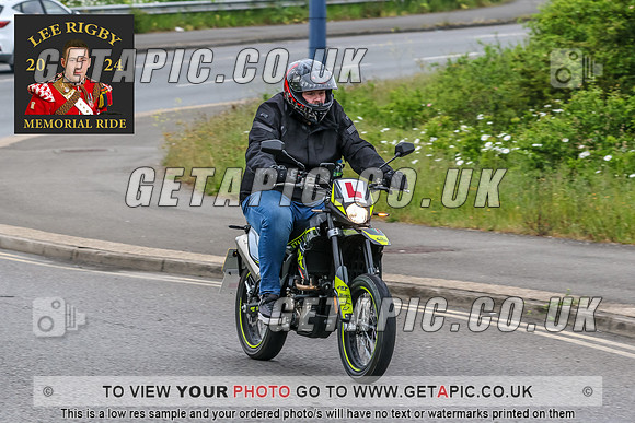 MWA2405-1-C_LOGO_ON_PHOTO