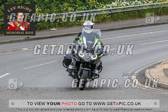 MWA2405-8_LOGO_ON_PHOTO