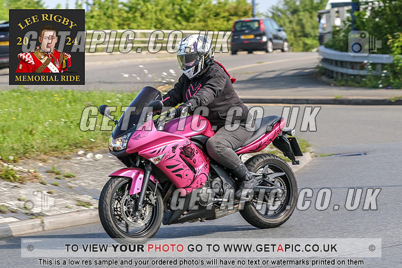 MWA2405-558-C_LOGO_ON_PHOTO