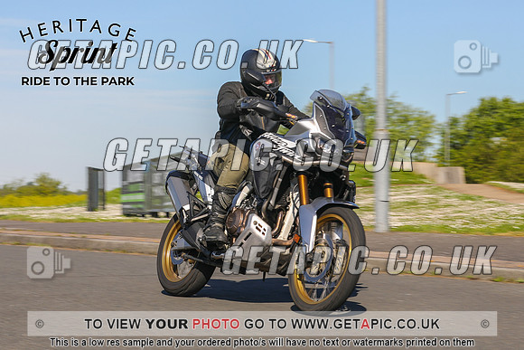 GP2405-0015-C_LOGO_ON_PHOTO