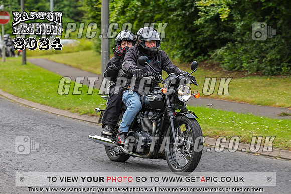 PR2407-2684_LOGO_ON_PHOTO