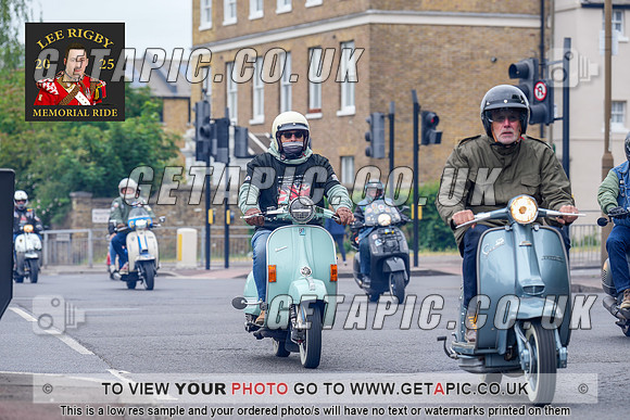 MW2505-20931_LOGO_ON_PHOTO